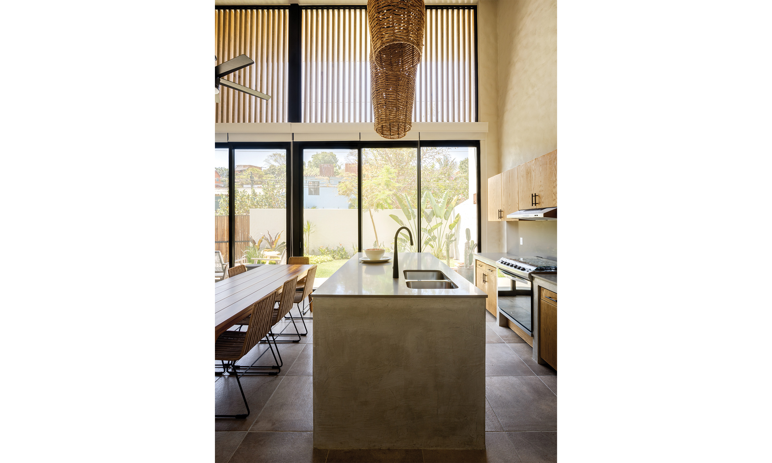 main_office_casa_galería_rafaél_gamo_021_kitchen