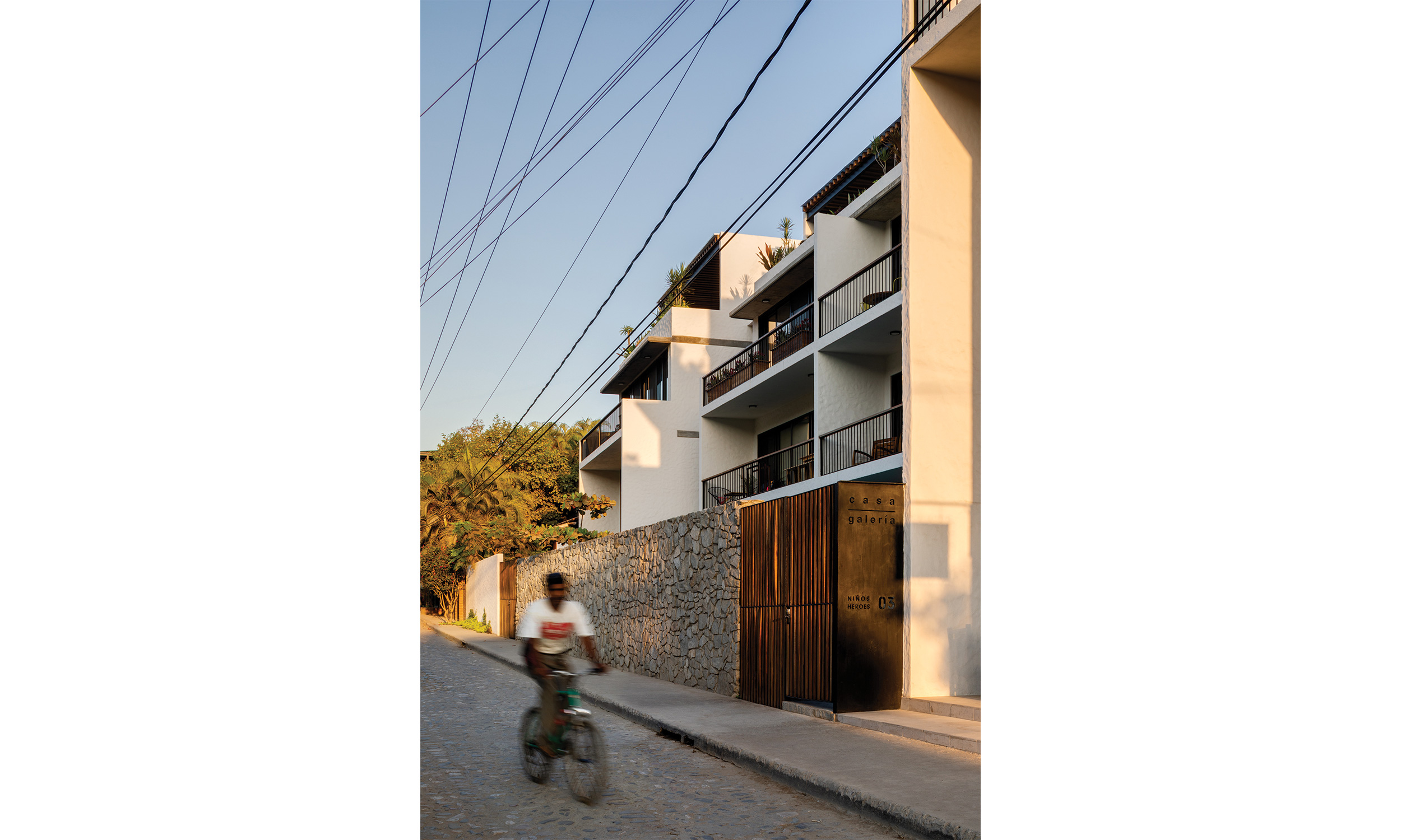 main_office_casa_galería_rafaél_gamo_801_east