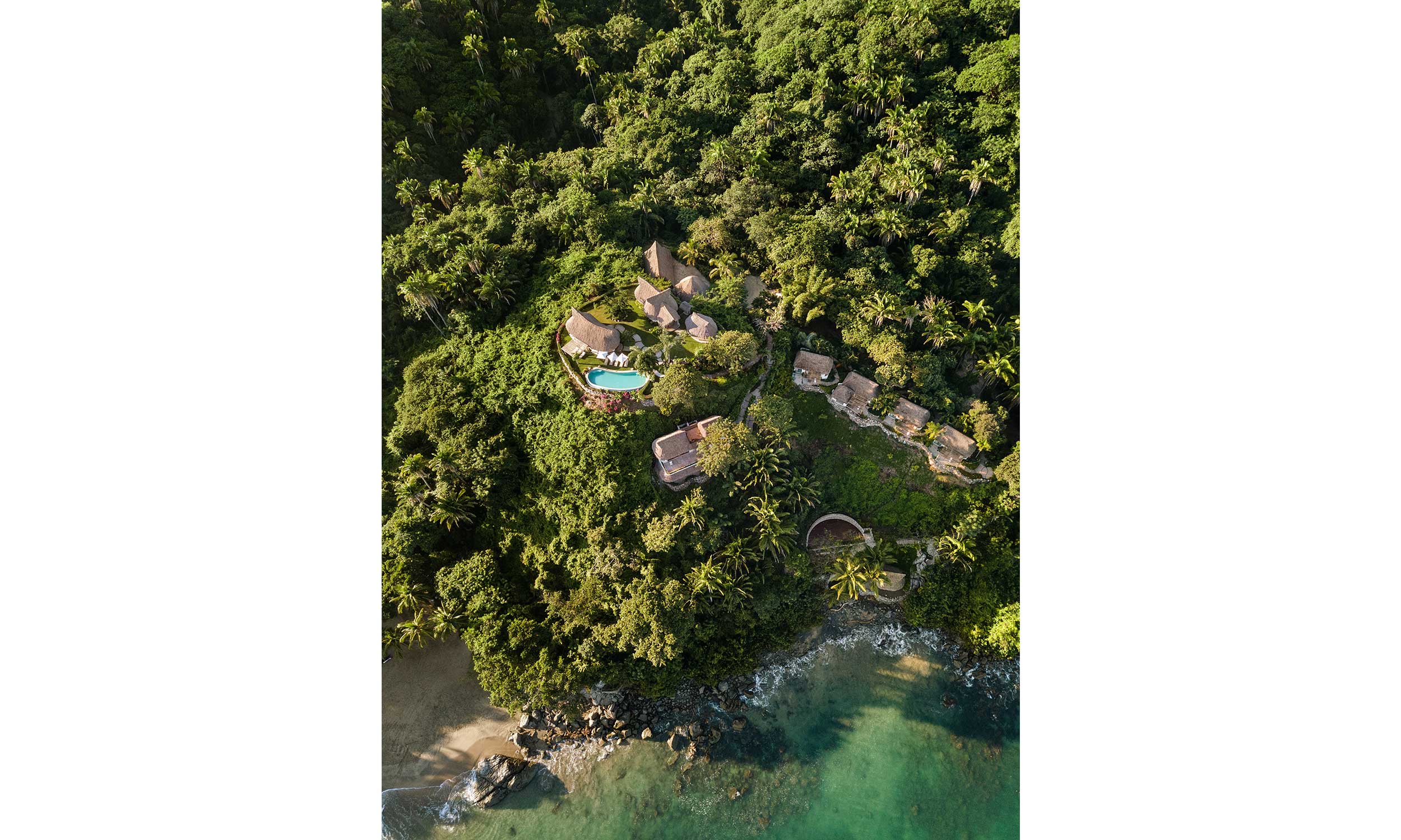 main_office_villa_pelicanos_exterior_01