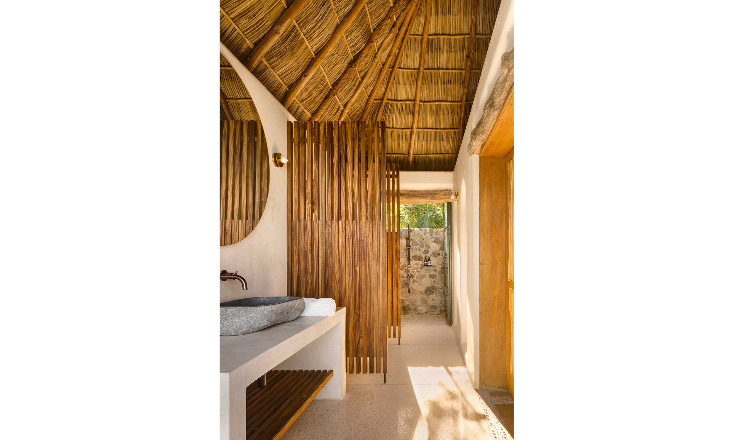 main_office_villa_pelicanos_interior_02