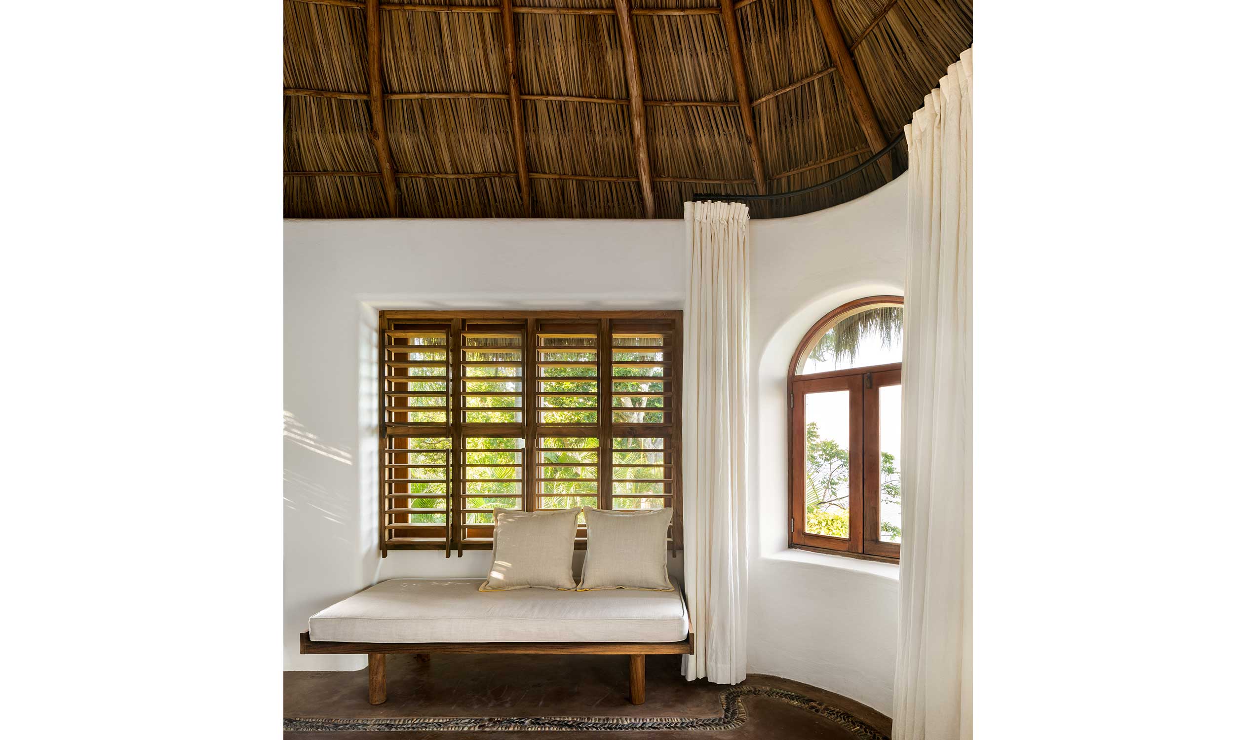 main_office_villa_pelicanos_interior_07